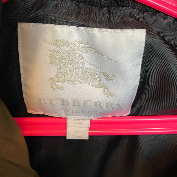 Burberry London Gender Neutral (6Y) Kids Down Puffer Jacket - 100% authentic. - Picture 5 of 11